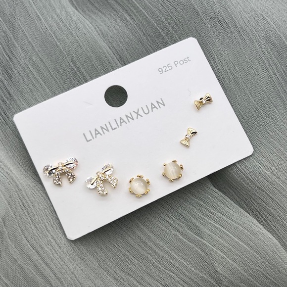 Earring - Picture 1 of 1